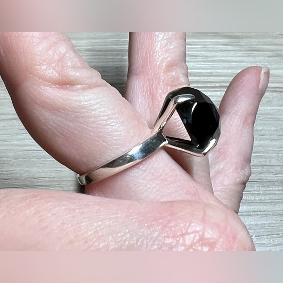 Vintage Handmade Modernist Sterling Silver Prong-Set Black Agate Ring, Size 6.75 - Picture 9 of 11